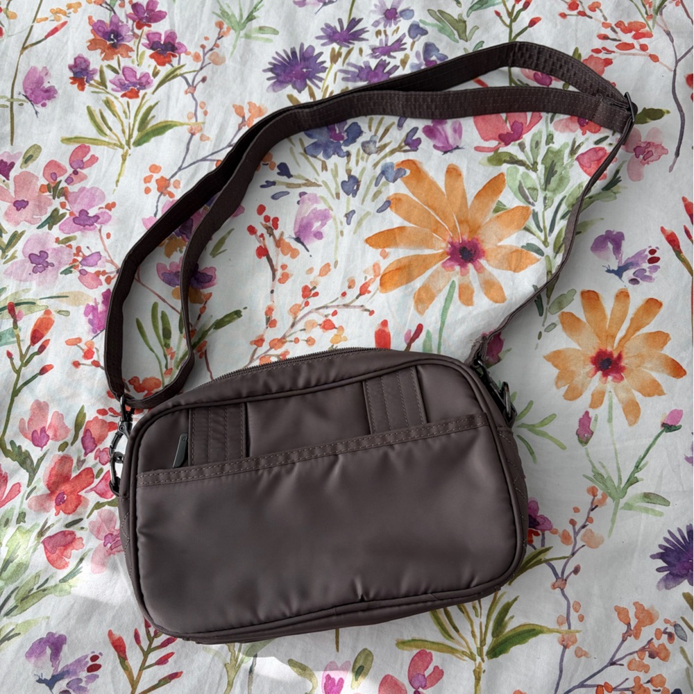 Lug Carousel - image 2